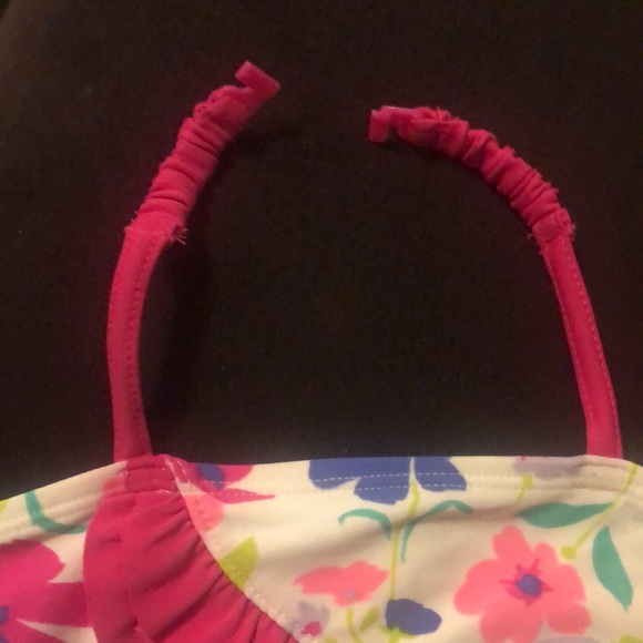 Old Navy Baby Girl Floral One Piece Swimsuit with ruffles, 12-18M - Picture 3 of 4